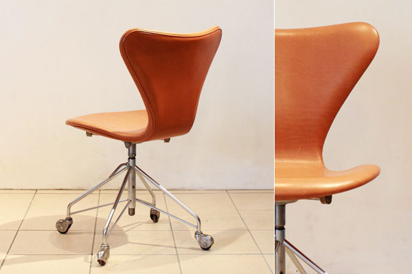 Jacobsen-Seven-chair-Swivel-base-01.jpg