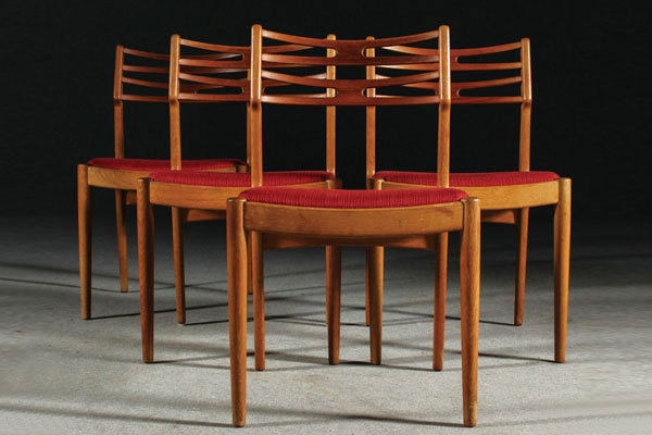 Johannes-Andersen-Set-of-4-Dining-chairs-01.jpg