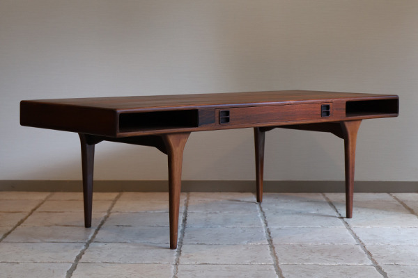 Johannes Andersen  Coffee table.model286 rosewood  CFC Silkeborg (1).jpg