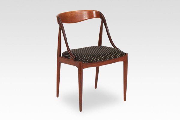 Johannes Andersen  dining chair teak  Uldum Møbler (2).jpg