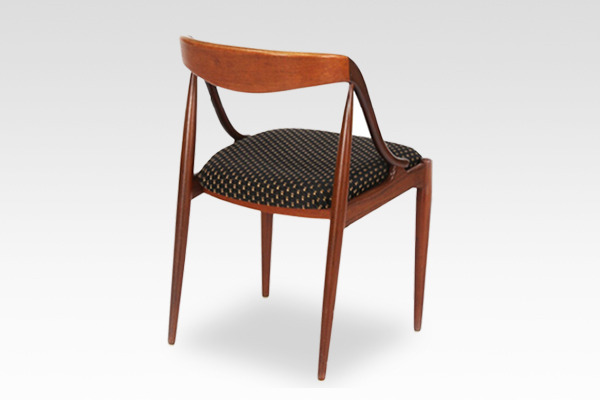 Johannes Andersen  dining chair teak  Uldum Møbler (3).jpg