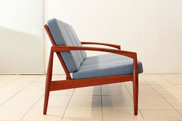 Kai-Kristiansen--Paper-knife-sofa-02.jpg