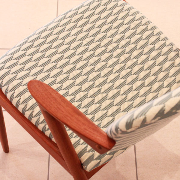 Kai-Kristiansen-No.42-chair-04.jpg