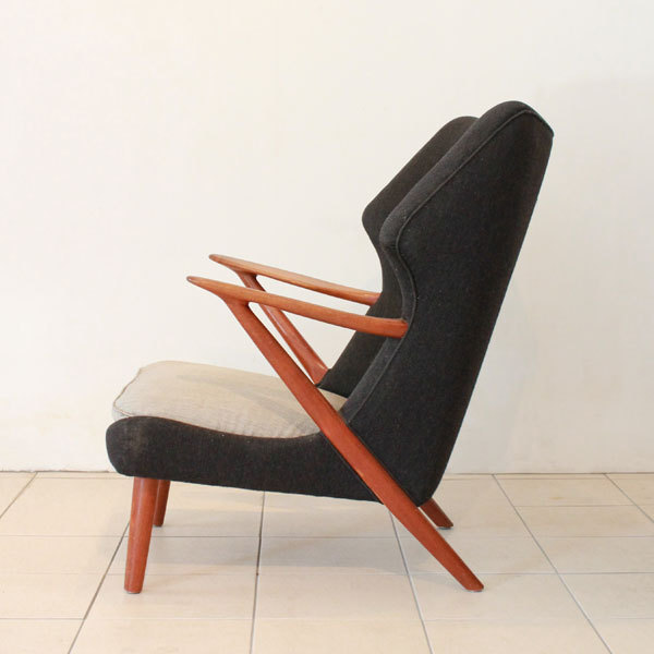 Kurt-Olsen-easy-chair-model-221-02.jpg