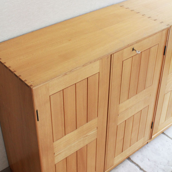 Mogens-Koch-Cabinet-03.jpg