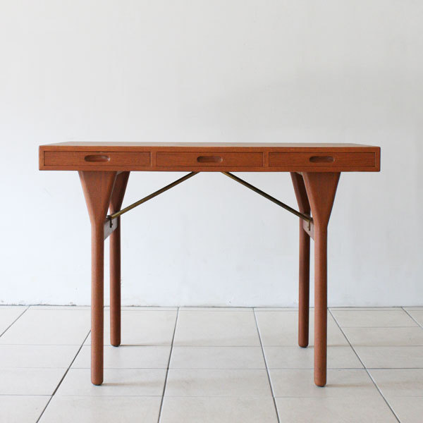 Nanna-ditzel-Desk-03.jpg