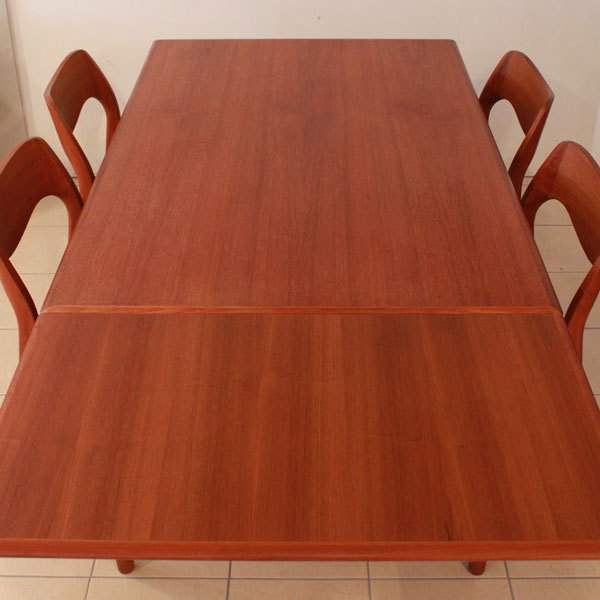 Niels-O-Moller-Teak-Dining-set-03.jpg