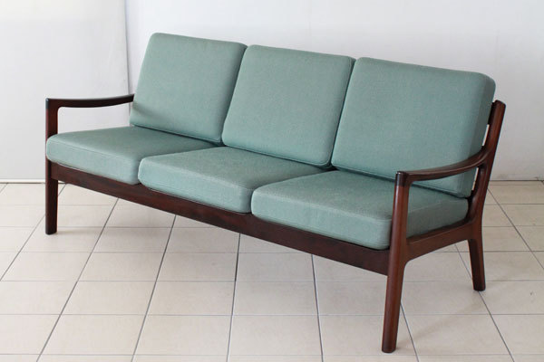 Ole-Wanscher-Sofa-set-02.jpg