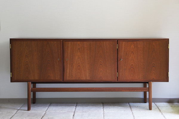Ole Wanscher  Mahogany Sideboard  P. Jeppesen (4).jpg