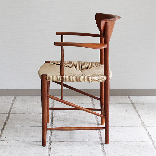 Peter Hvidt  Orla Molgaard  Arm chair model.316  Soborg Mobelfabrik (8).jpg