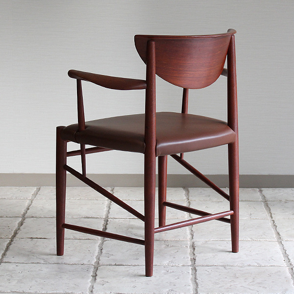 Peter Hvidt ＆ Orla Molgaard  Arm chair model.316  Soborg Mobelfabrik（レザー） (3).jpg