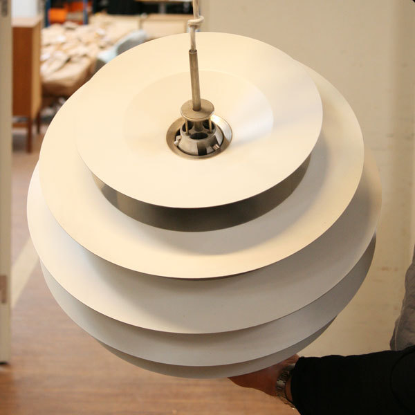 Poul-Henningsen.-Contrast-lamp-06.jpg