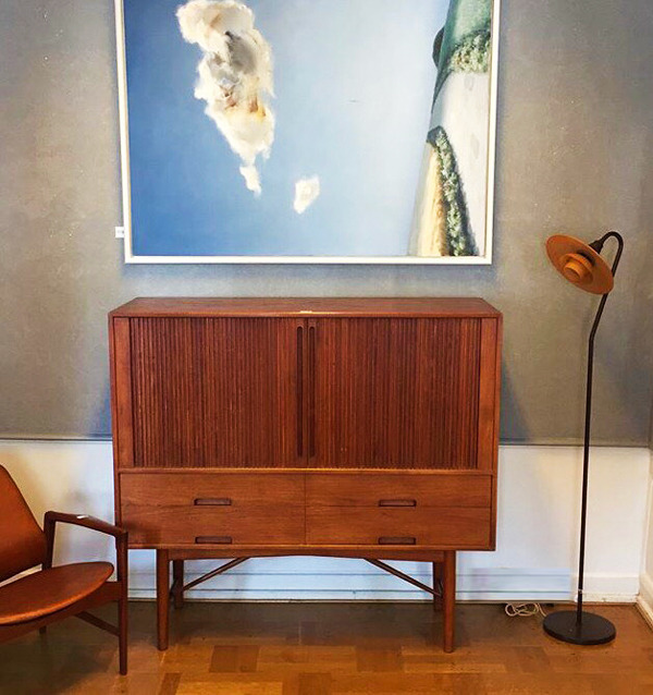 Poul Henningsen  Floor lamp .PH-32 rose coloured frosted glass  Louis Poulsen (2).jpg