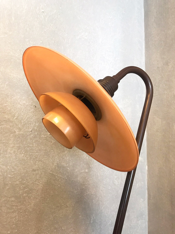 Poul Henningsen  Floor lamp .PH-32 rose coloured frosted glass  Louis Poulsen (6).jpg