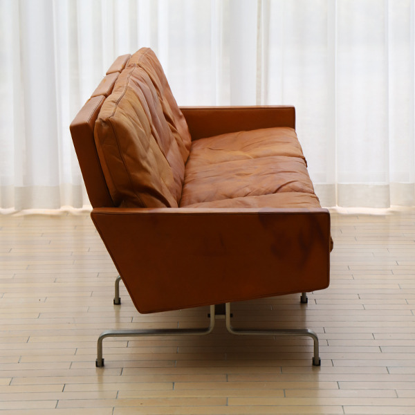 Poul Kjaerholm   Three seater sofa. PK-31  E. Kold Christensen  (2).jpg