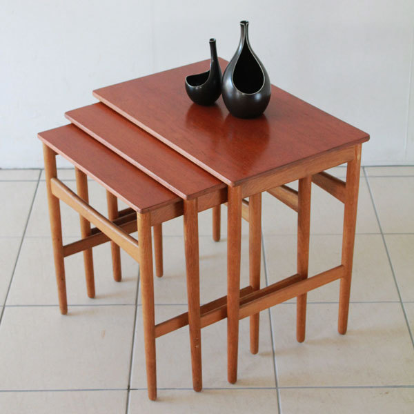 Wegner-Nesting-table-02.jpg