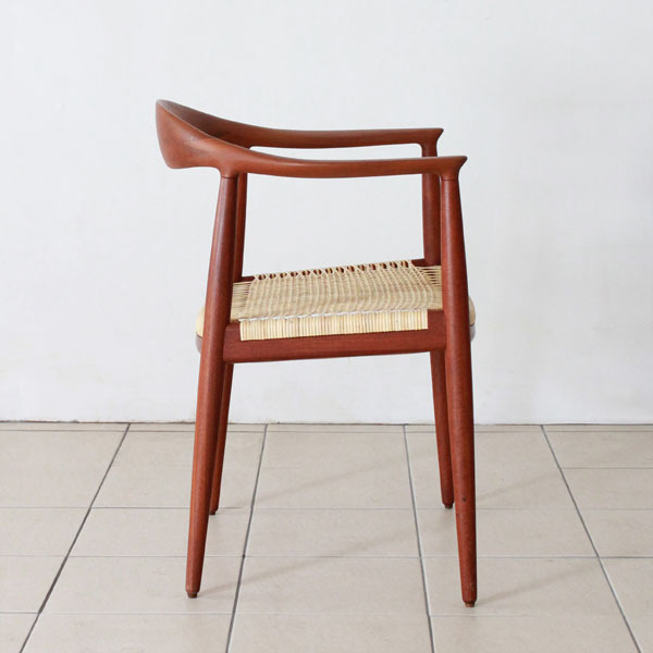 Wegner-The-chair-JH501-03.jpg
