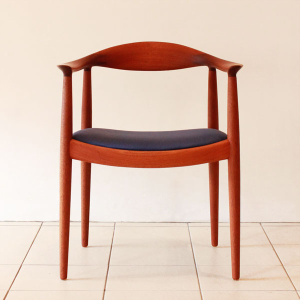 Wegner-The-chair-JH503-02.jpg