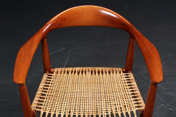 Wegner-The-chair-Jh-501-03.jpg