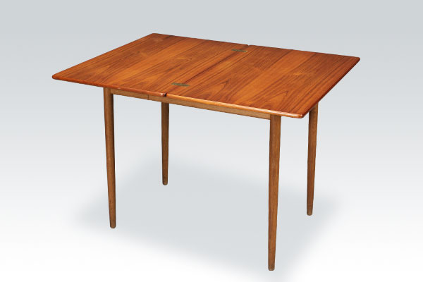 Wegner-folding-table AT306-01.jpg