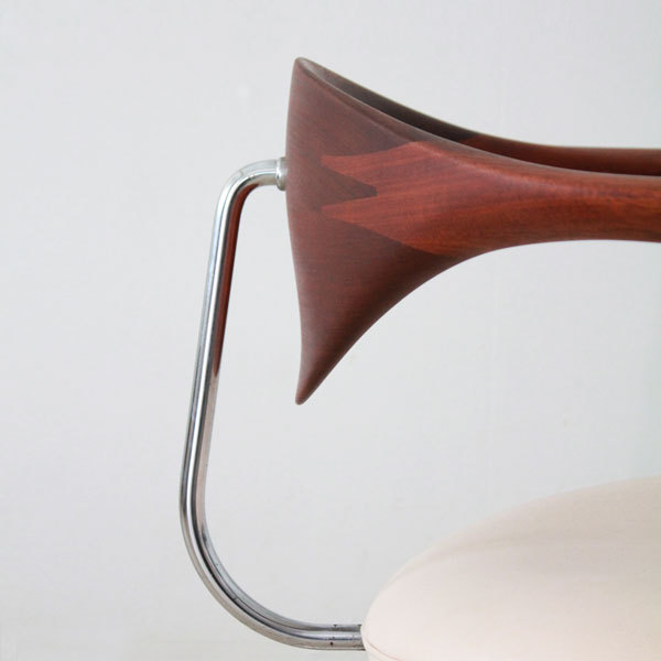 Wegner-swivel-chair-PP502-08.jpg