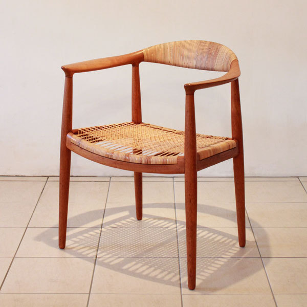 Wegner-the-chair-JH501-03.jpg