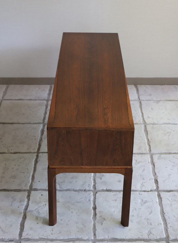 Aksel Kjaersgaard  Small Chest  Aksel Kjaersgaard (7).jpg
