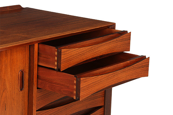 Arne Vodder  Sideboard of Brazilian rosewood  Sibast (17).jpg