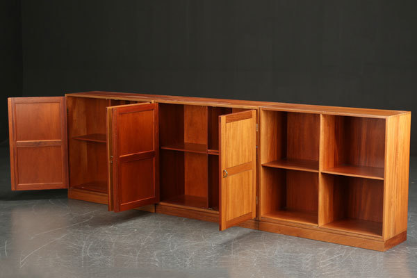 Christian-Hvidt-Cabinet-02.jpg
