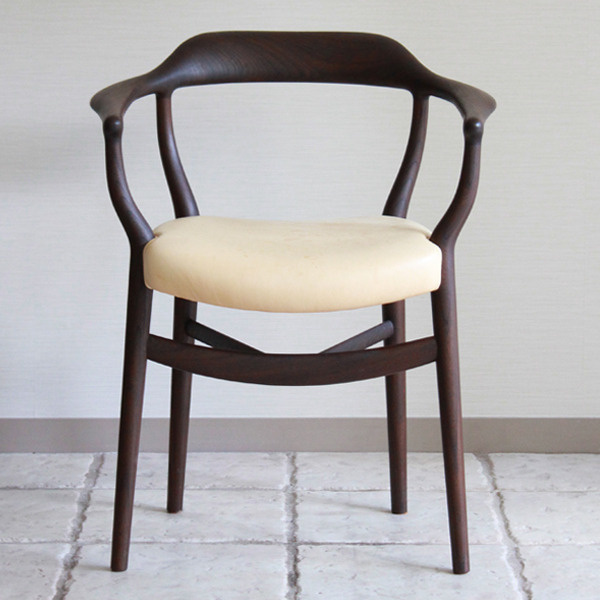 Finn Juhl  armchairs FJ44  One collection-02.jpg