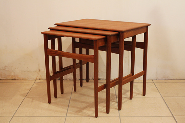 Hans J. Wegner Nesting Tables teak Andreas Tuck (3).jpg