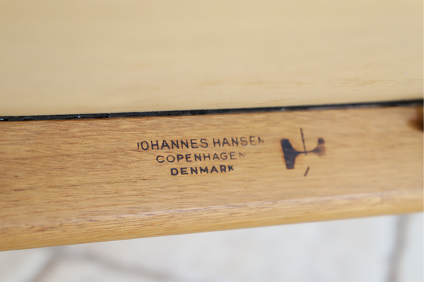 Hans J. Wegner  The chair. JH-503  Johannes Hansen (3).jpg