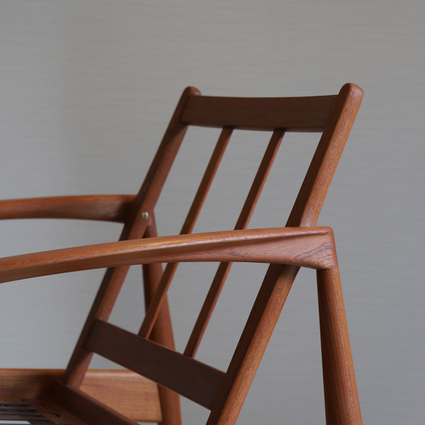 Kai Kristiansen  Paper knife easy chair .Model 121 Magnus Olesen (7).jpg