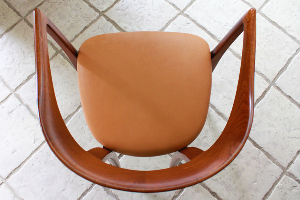 Ole-Wanscher--Armchair.-Mahogany--A.-J.-Iversen-03.jpg